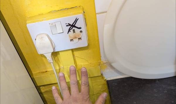 Heat-damaged kitchen socket replaced